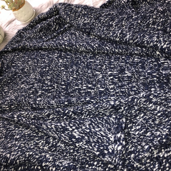 2/$30 ALL ITEMS WILL BE GONE BEFORE HOLIDAY AND NEGOTIABLE/BUY NOW! Cardigan - Picture 2 of 3